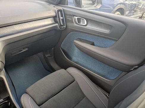 Certified 2023 Volvo XC40 Recharge Ultimate AWD/4WD image 24