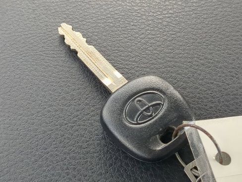 Used 2018 Toyota Tacoma SR image 26