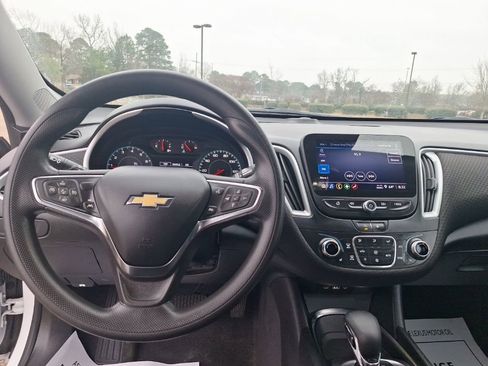 Certified 2024 Chevrolet Malibu LT image 4