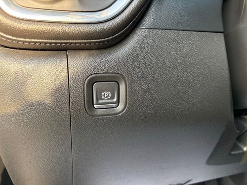 Used 2022 Chevrolet Silverado 2500 LTZ w/ LTZ Convenience Package image 24