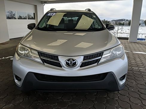 Used 2014 Toyota RAV4 LE image 2