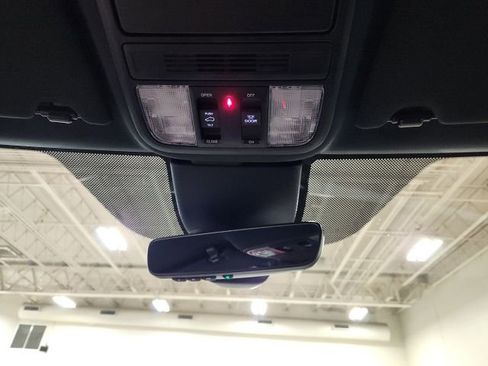 Used 2025 Honda Odyssey Sport-L image 17