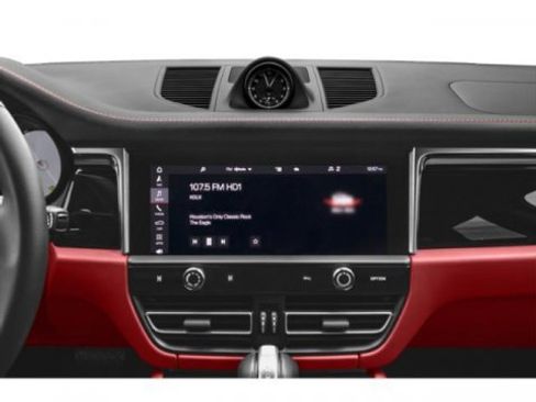 Used 2023 Porsche Macan image 10