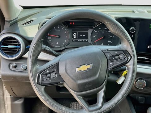 Used 2024 Chevrolet Trax LS FWD image 20