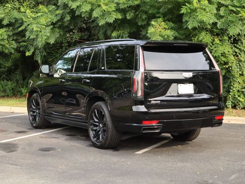 Used 2023 Cadillac Escalade Sport Platinum w/ LPO, ONYX Package AWD/4WD image 5