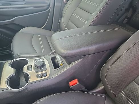 Used 2023 GMC Terrain Denali w/ Denali Premium Package AWD/4WD image 32