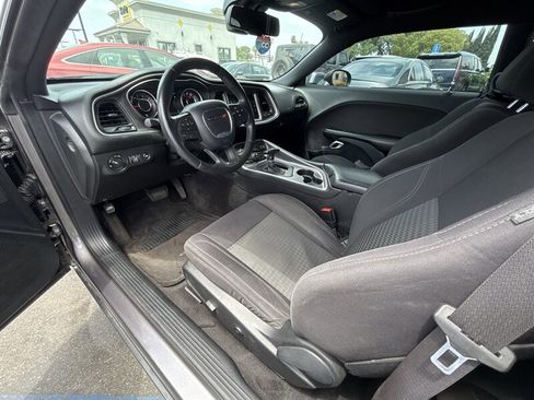 Used 2015 Dodge Challenger SXT RWD image 12