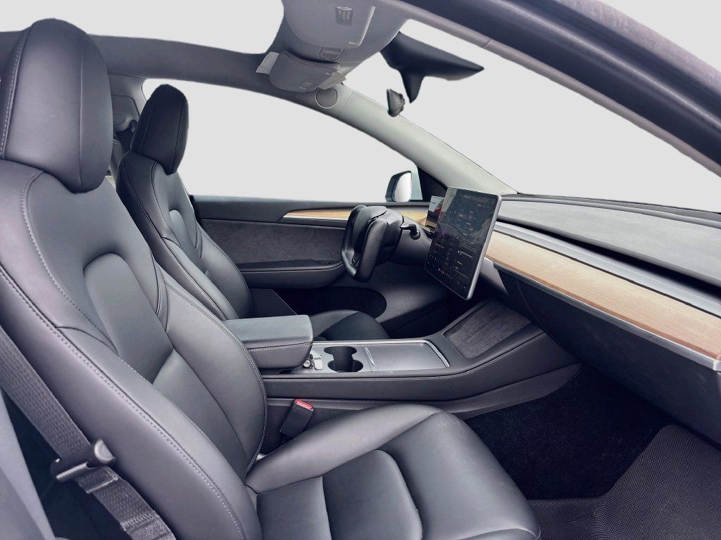 Used 2023 Tesla Model Y Long Range AWD/4WD image 39