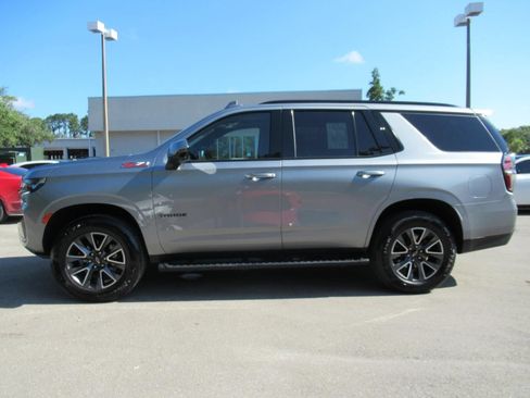 Used 2024 Chevrolet Tahoe Z71 w/ Luxury Package AWD/4WD image 4