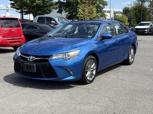 Used 2017 Toyota Camry SE FWD image 5