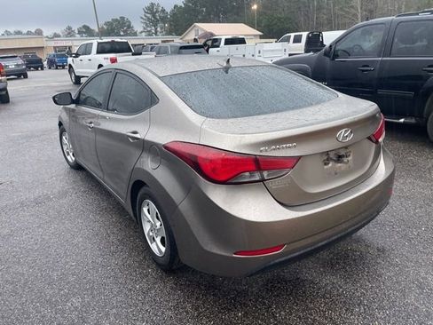 Used 2014 Hyundai Elantra SE image 12