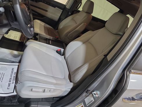 Certified 2024 Honda Odyssey Touring image 13