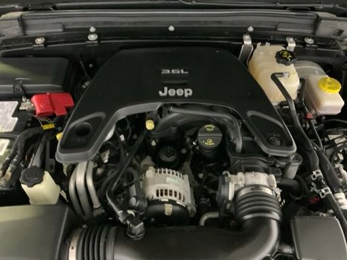 Used 2020 Jeep Wrangler Sport image 29