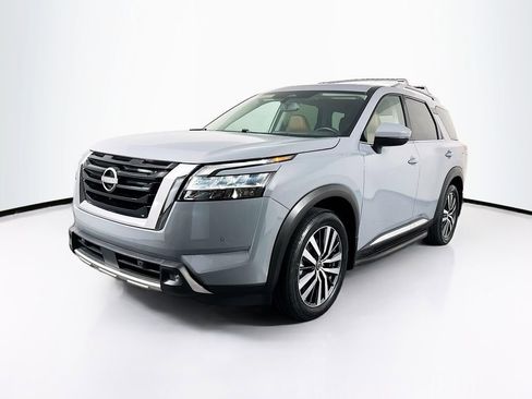 Used 2022 Nissan Pathfinder Platinum w/ Lighting Package (N93) image 3