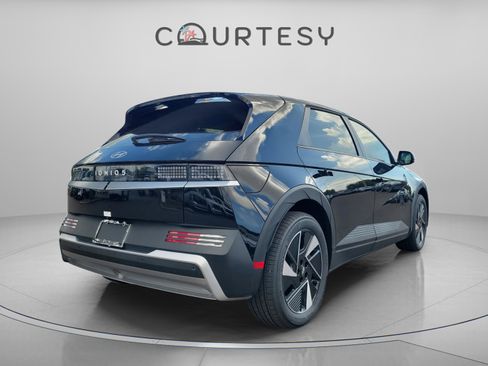 New 2026 Hyundai Ioniq 5 SE image 4