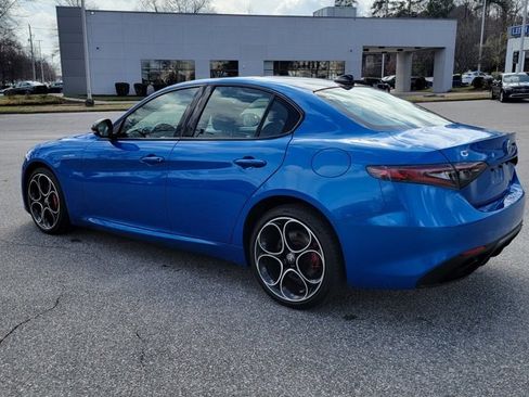 Used 2024 Alfa Romeo Giulia Veloce image 3