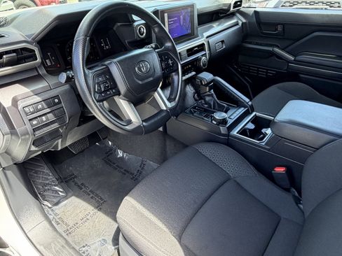 Certified 2025 Toyota 4Runner SR5 AWD/4WD image 26