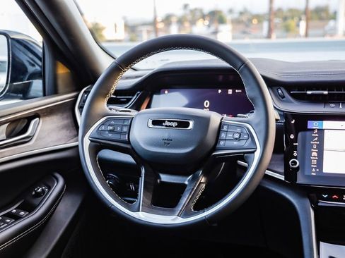 New 2026 Jeep Grand Cherokee Altitude RWD image 18