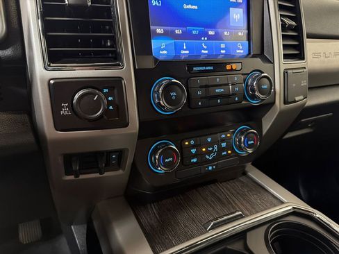 Used 2021 Ford F250 Lariat w/ FX4 Off-Road Package AWD/4WD image 19
