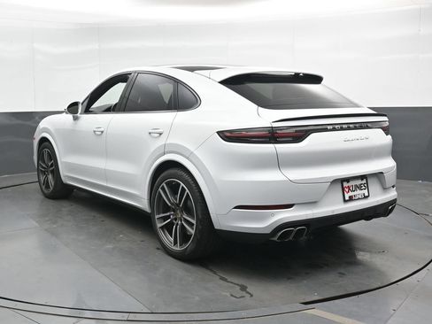 Used 2023 Porsche Cayenne Turbo AWD/4WD image 9