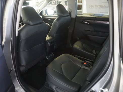 New 2026 Toyota Highlander Platinum AWD/4WD image 27