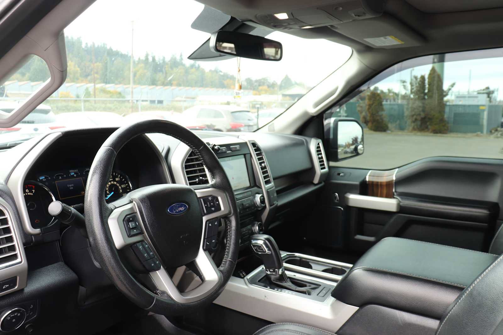 Used 2016 Ford F150 Lariat w/ Equipment Group 502A Luxury AWD/4WD image 10