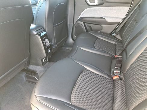 New 2026 Jeep Compass Latitude image 22