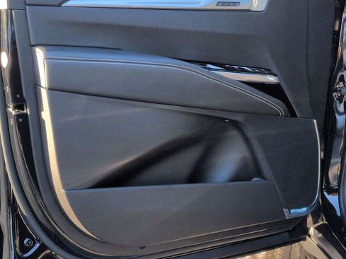 Certified 2025 Cadillac Escalade ESV Premium Luxury image 20