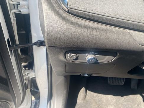 Used 2024 Buick Encore GX Sport Touring image 19