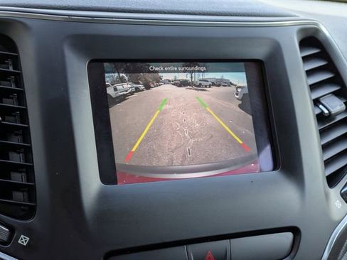 Used 2020 Jeep Cherokee Latitude image 23