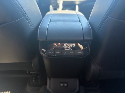 Used 2021 Toyota Highlander XSE AWD/4WD image 27