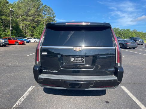 Used 2019 Cadillac Escalade ESV Platinum AWD/4WD image 14