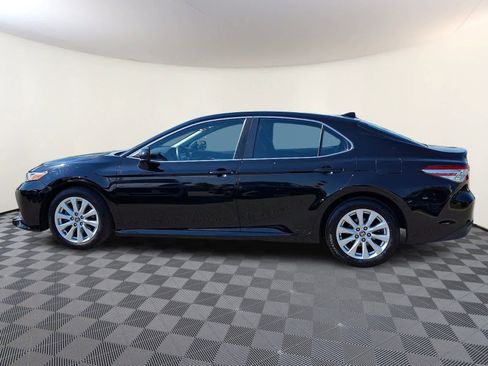 Used 2020 Toyota Camry LE AWD/4WD image 10