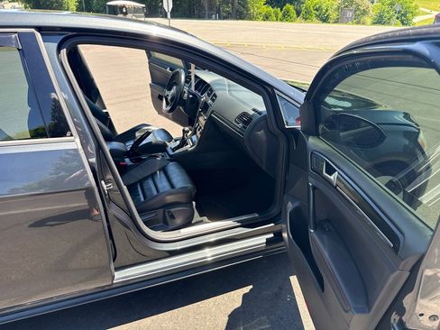 Used 2015 Volkswagen Golf 4-Door FWD image 13