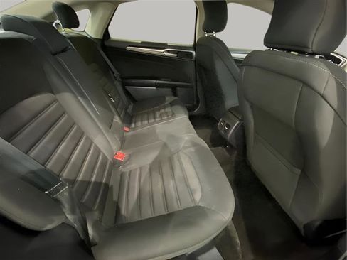 Used 2018 Ford Fusion SE image 14