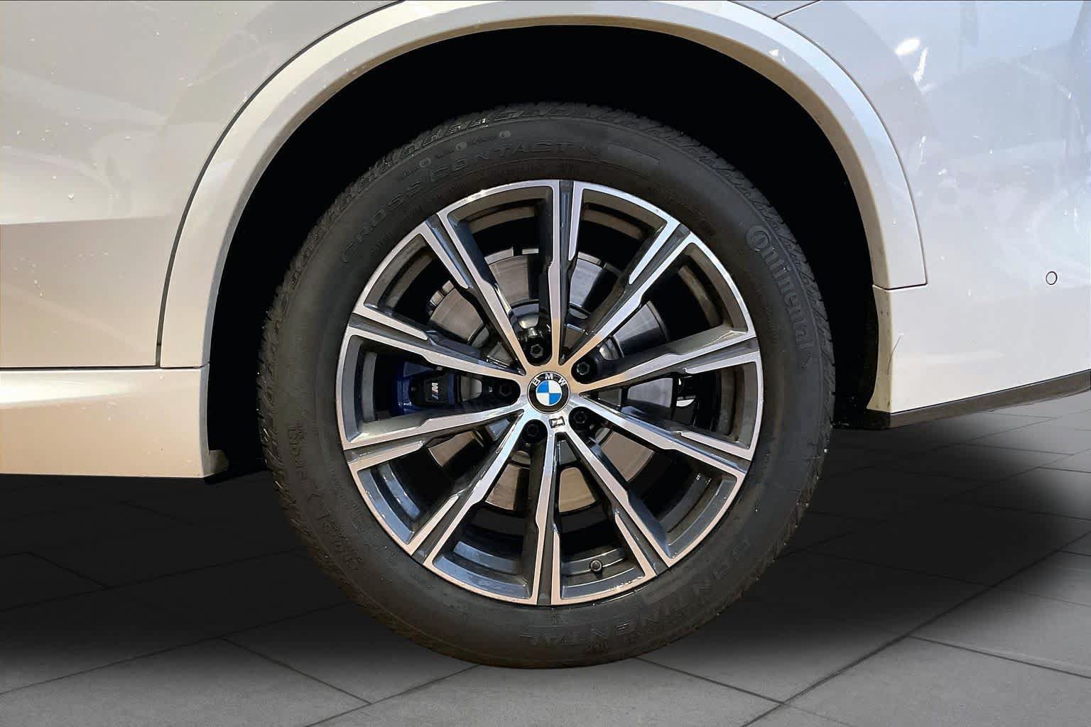Used 2020 BMW X5 xDrive40i w/ M Sport Package AWD/4WD image 12