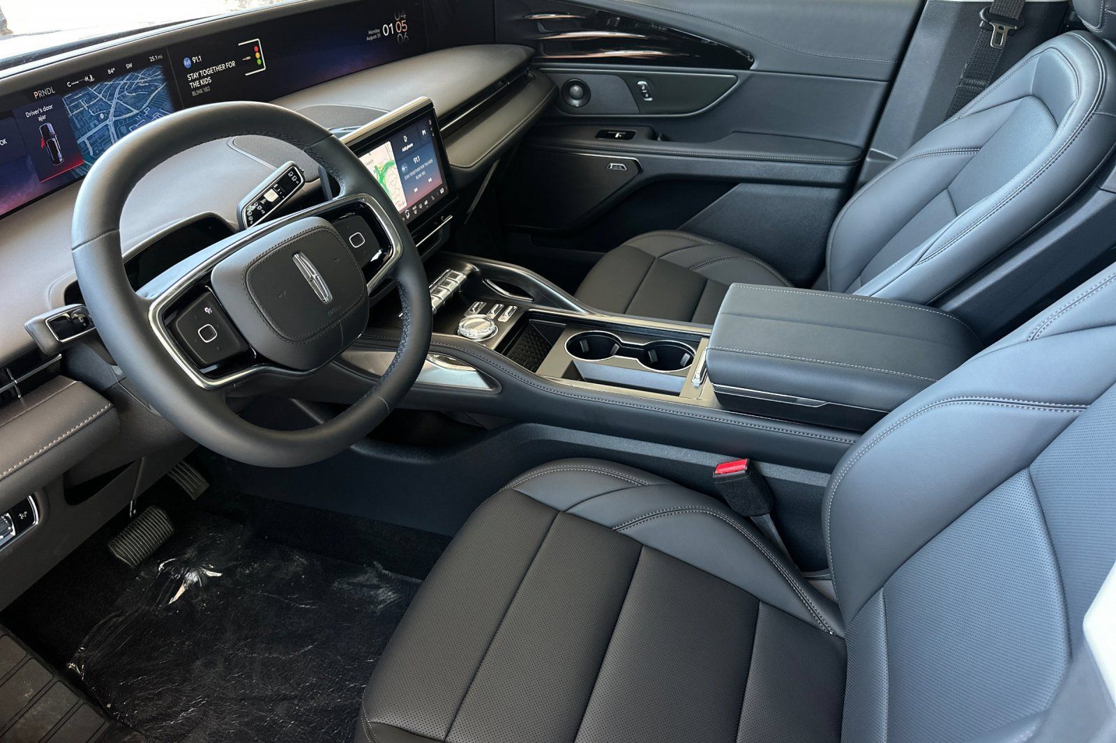 New 2026 Lincoln Nautilus Premier w/ Equipment Group 102A AWD/4WD image 9