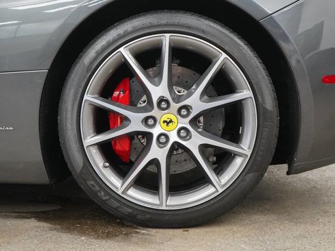 Used 2011 Ferrari California image 13