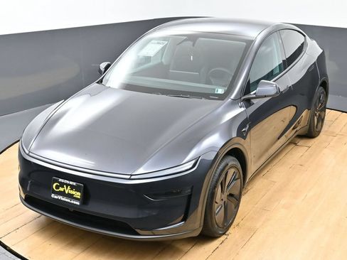 Used 2026 Tesla Model Y Long Range RWD image 6