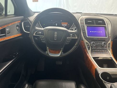 Used 2020 Lincoln Nautilus Reserve w/ Equipment Group 201A AWD/4WD image 13
