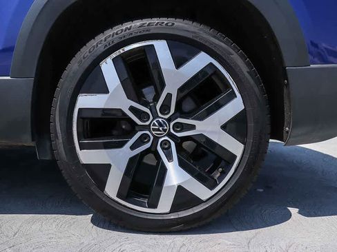 Used 2022 Volkswagen Taos SEL AWD/4WD image 10