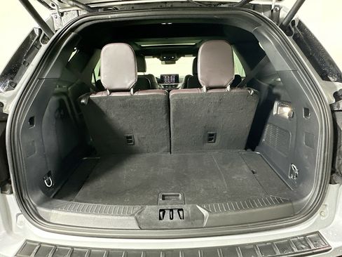 Used 2025 Ford Explorer Platinum w/ LUX Leather Package AWD/4WD image 32