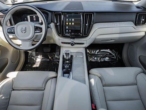 Certified 2022 Volvo XC60 B6 Inscription w/ Advanced Package image 19