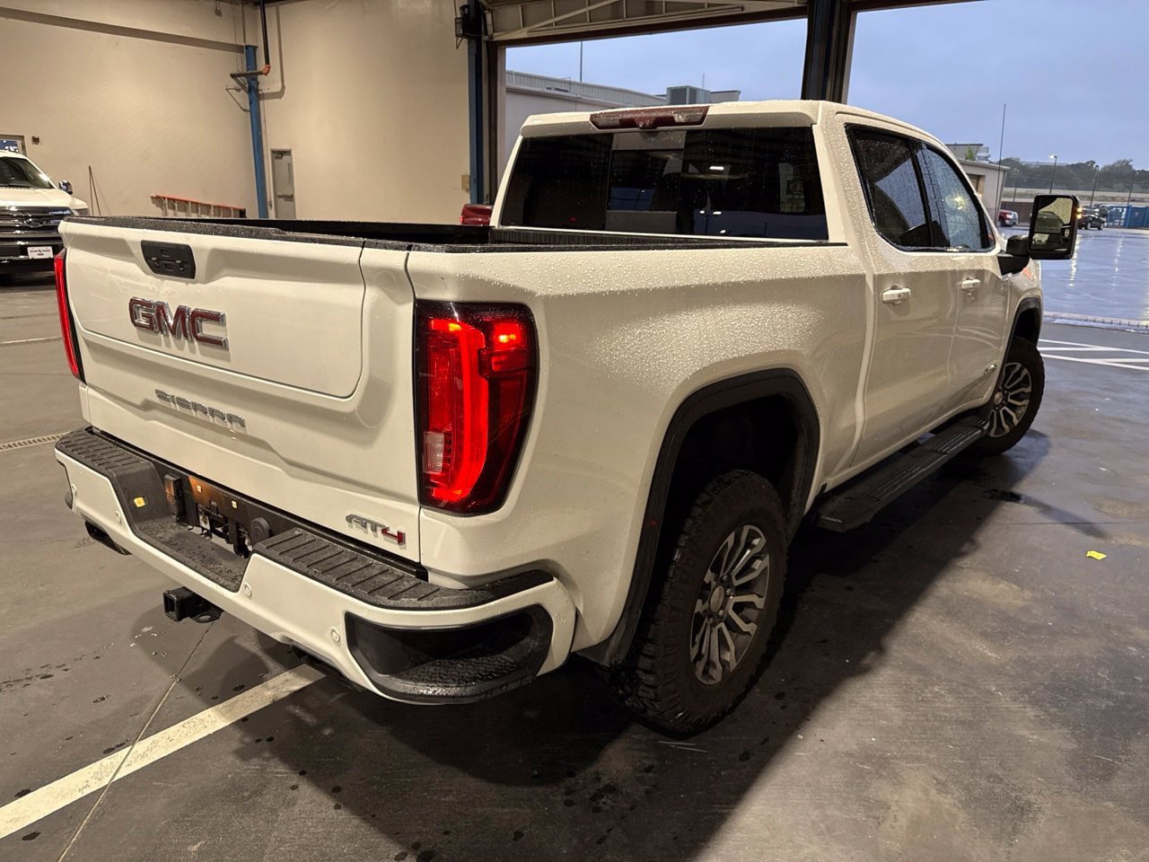Used 2020 GMC Sierra 1500 AT4 w/ AT4 Premium Package AWD/4WD image 10