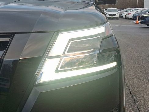 Used 2022 Nissan Armada SL w/ Midnight Edition Package image 9