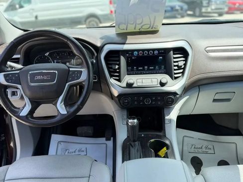 Used 2017 GMC Acadia SLT AWD/4WD image 9