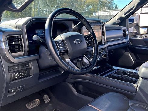 Used 2024 Ford F250 Platinum image 16