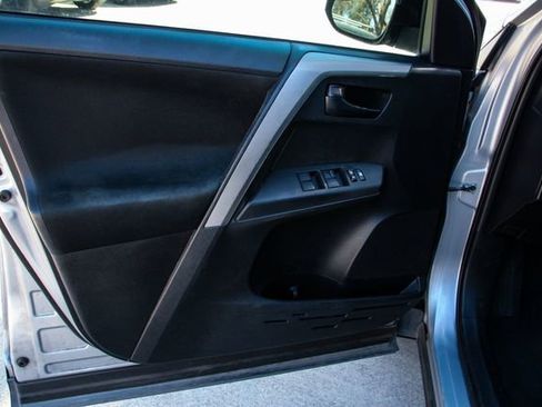 Used 2017 Toyota RAV4 LE image 12