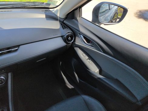 Used 2019 MAZDA CX-3 Touring FWD image 17