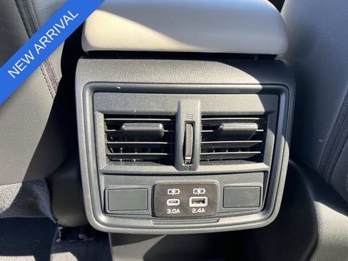 Used 2025 Subaru Forester Premium w/ Convenience Package #2 image 18